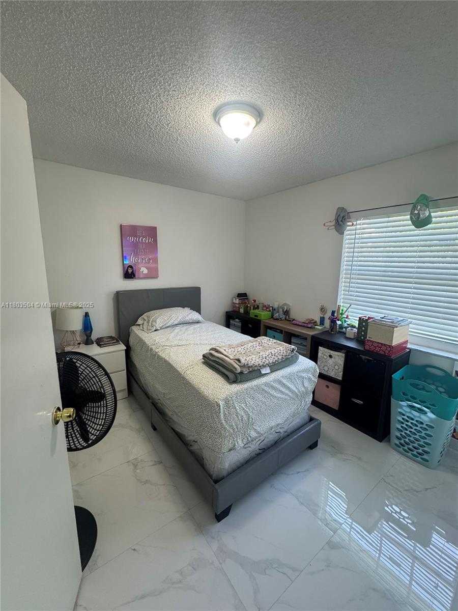Small Image of 19321 NORTH WEST 83RD AVE, Hialeah Number 22
