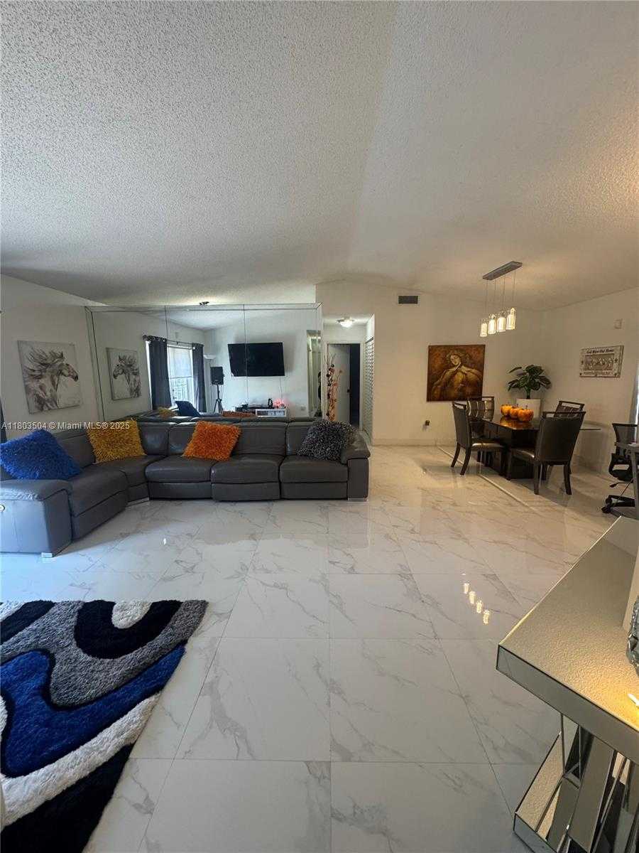 Small Image of 19321 NORTH WEST 83RD AVE, Hialeah Number 8
