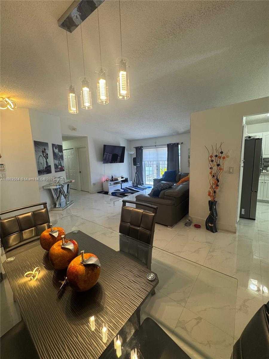 Small Image of 19321 NORTH WEST 83RD AVE, Hialeah Number 9