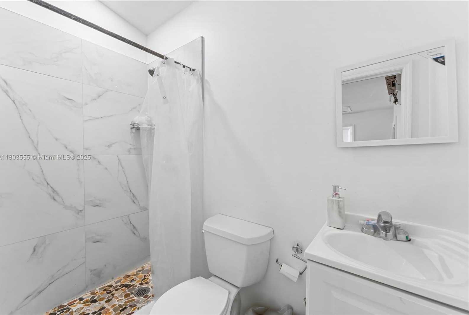 Small Image of 7601 HARBOUR BLVD, Miramar Number 14