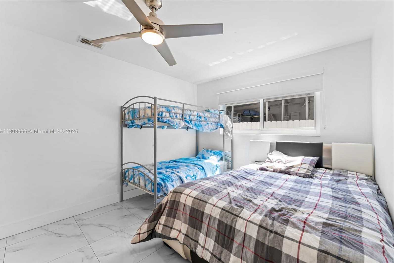 Small Image of 7601 HARBOUR BLVD, Miramar Number 17