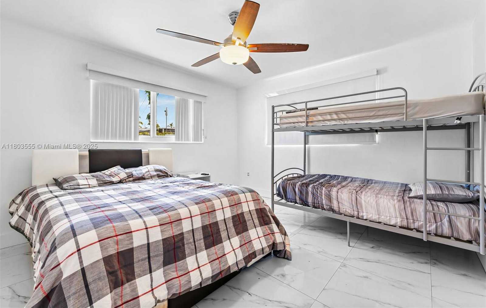 Small Image of 7601 HARBOUR BLVD, Miramar Number 18