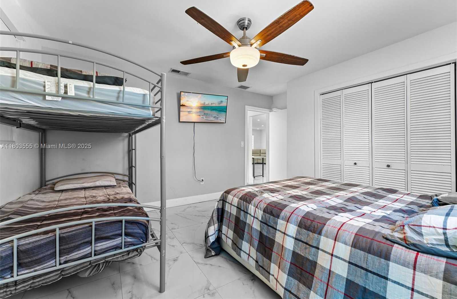 Small Image of 7601 HARBOUR BLVD, Miramar Number 19