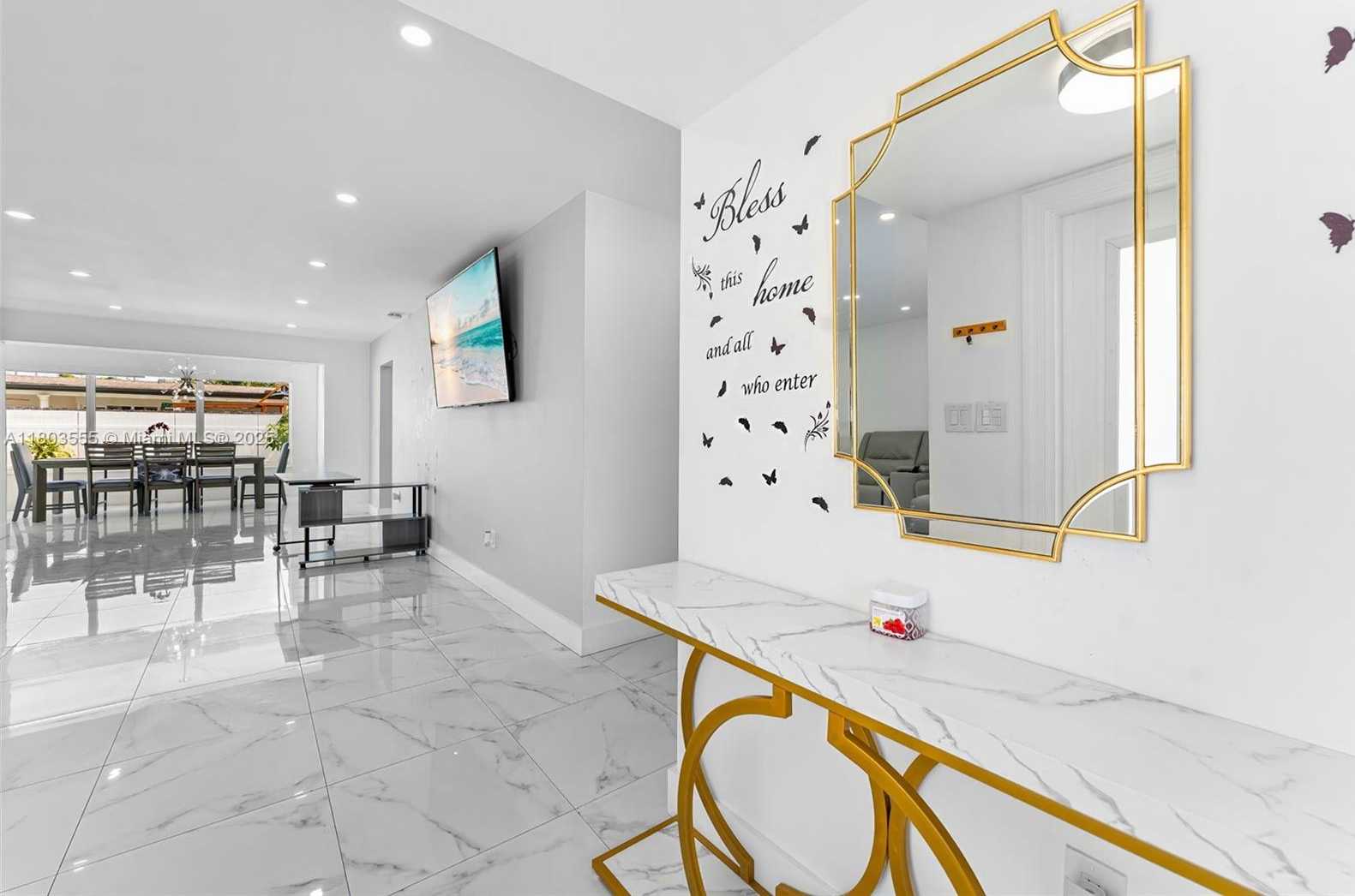 Small Image of 7601 HARBOUR BLVD, Miramar Number 4