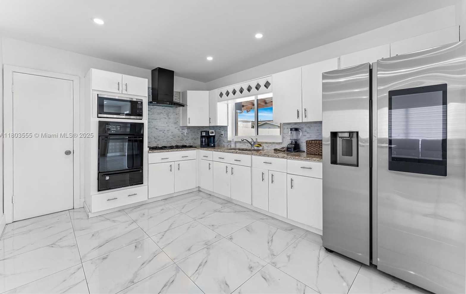 Small Image of 7601 HARBOUR BLVD, Miramar Number 8