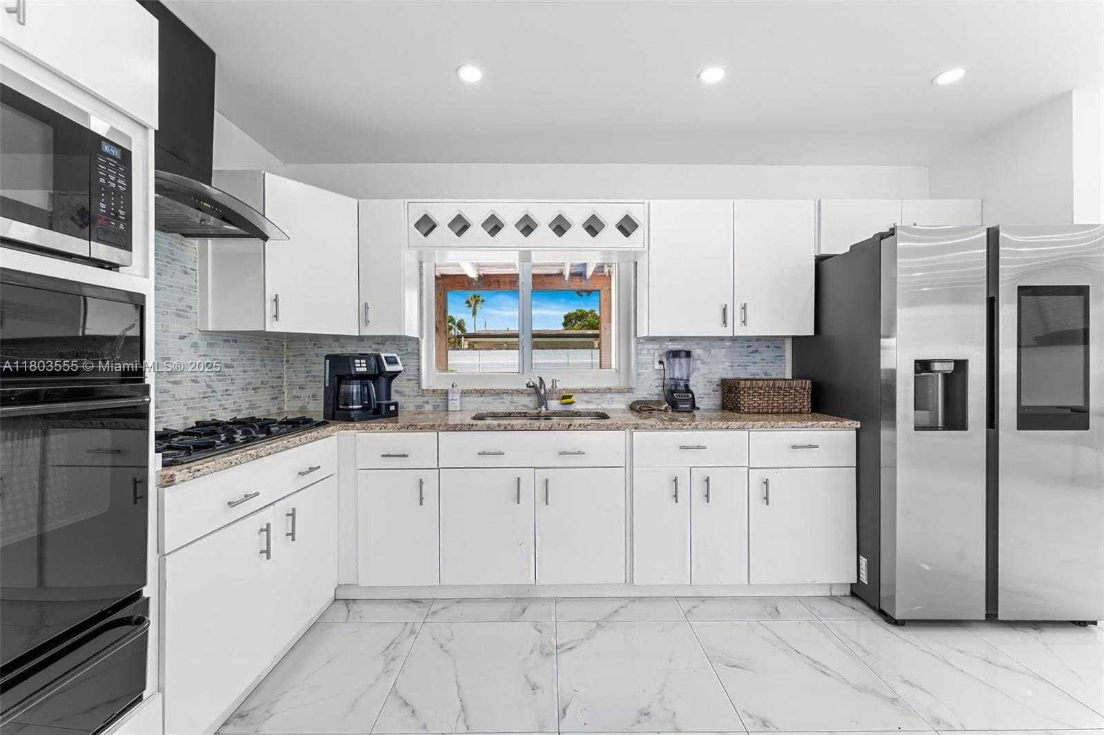 Small Image of 7601 HARBOUR BLVD, Miramar Number 9