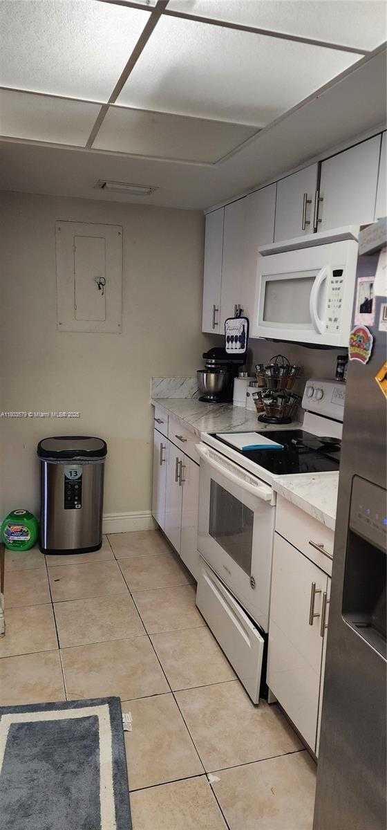 Small Image of 12305 NORTH WEST 11TH CT, Pembroke Pines Number 15