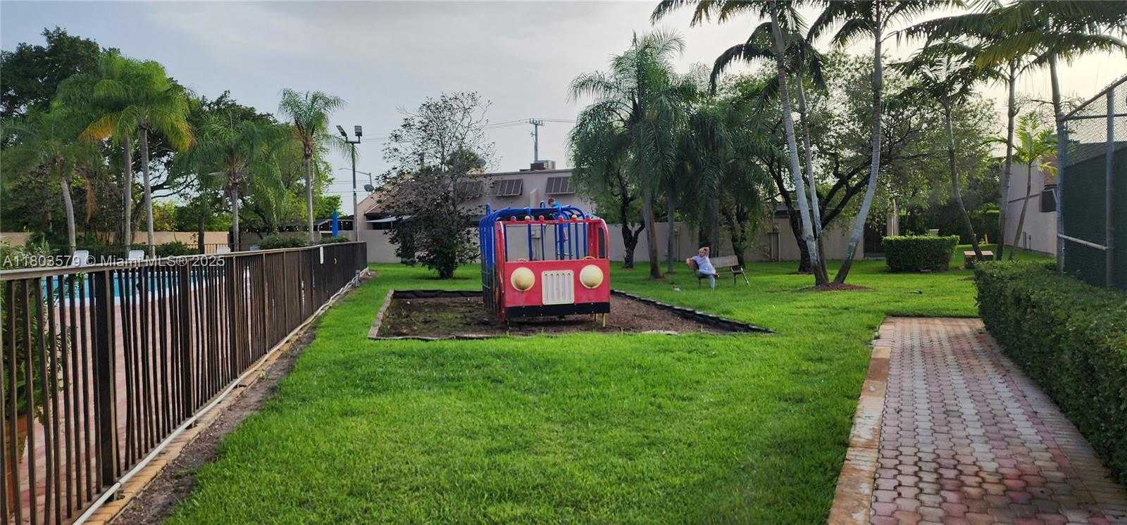 Small Image of 12305 NORTH WEST 11TH CT, Pembroke Pines Number 4