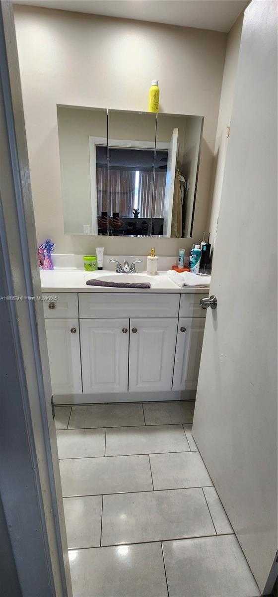 Small Image of 12305 NORTH WEST 11TH CT, Pembroke Pines Number 43