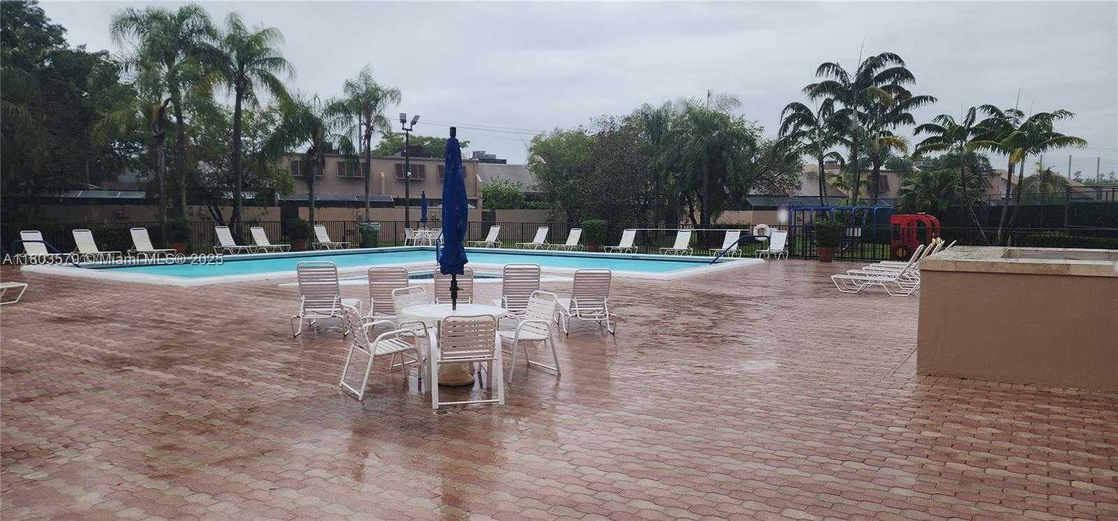 Small Image of 12305 NORTH WEST 11TH CT, Pembroke Pines Number 6