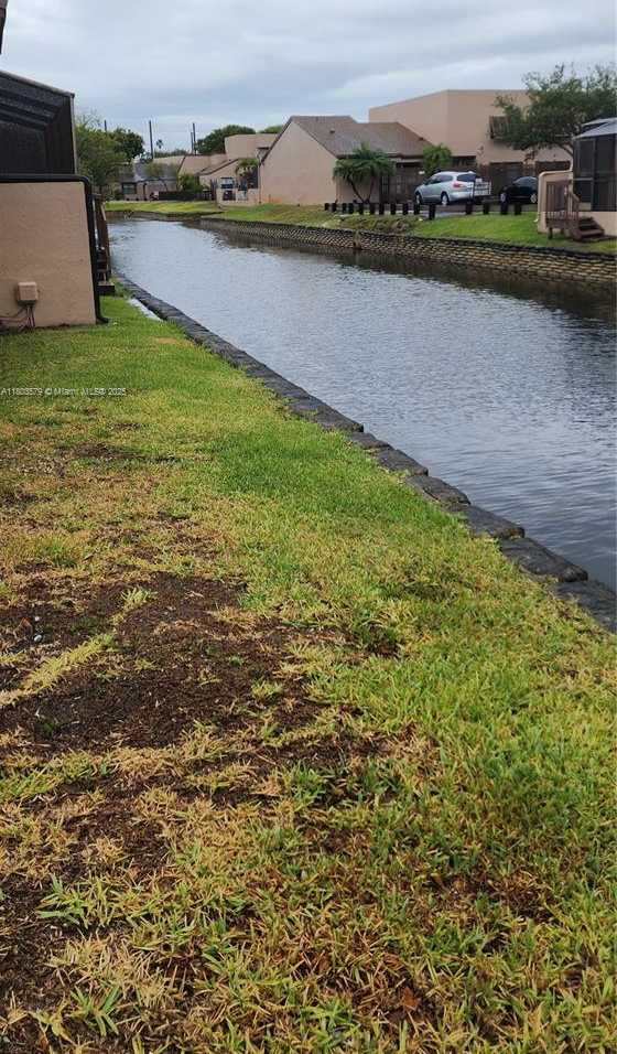 Small Image of 12305 NORTH WEST 11TH CT, Pembroke Pines Number 8