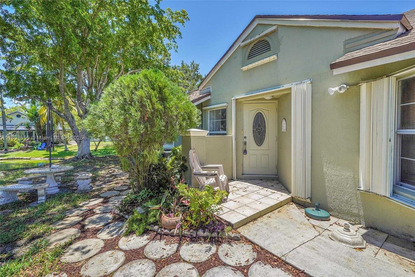 Small Image of 9828 SOUTH WEST 58TH CT, Cooper City Number 4