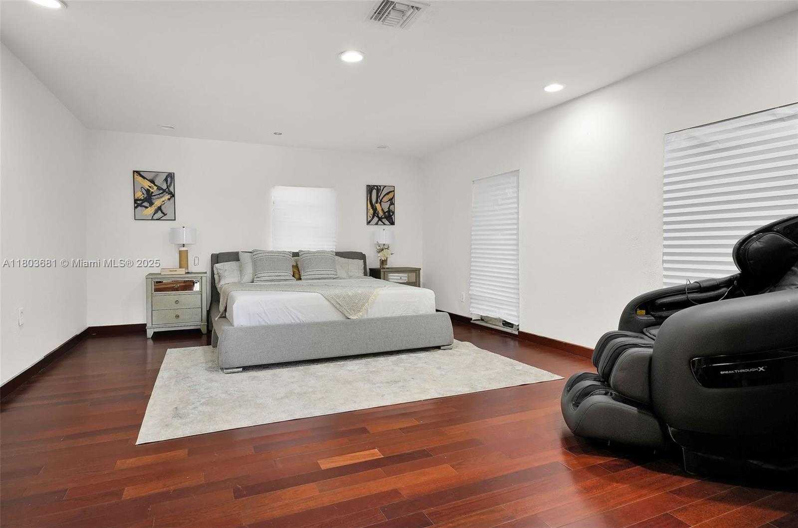 Small Image of 5801 SOUTH WEST 37TH TERRACE, Fort Lauderdale Number 28