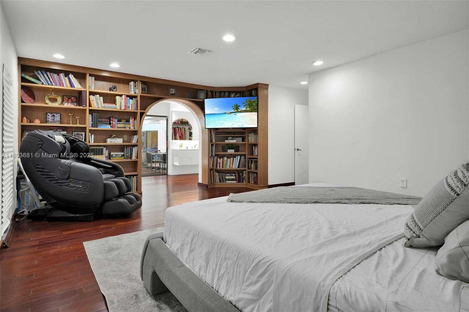 Small Image of 5801 SOUTH WEST 37TH TERRACE, Fort Lauderdale Number 29