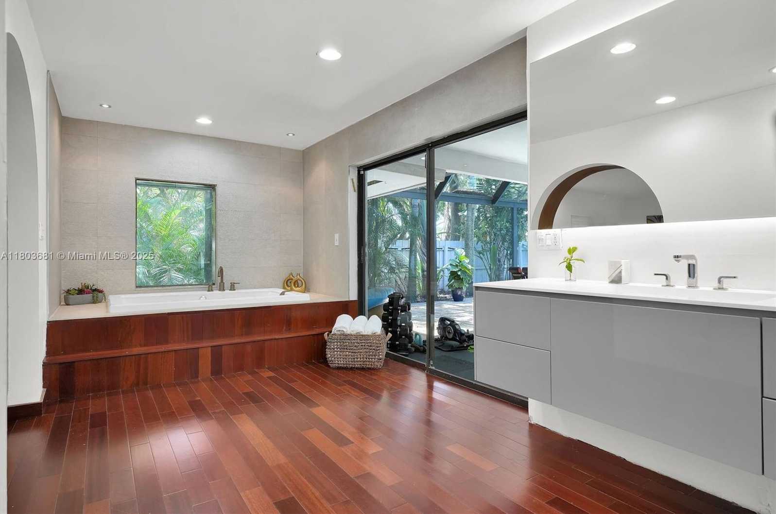 Small Image of 5801 SOUTH WEST 37TH TERRACE, Fort Lauderdale Number 31