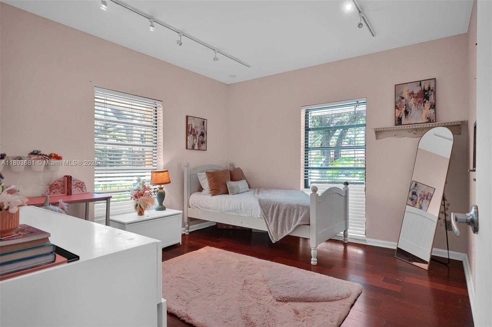 Small Image of 5801 SOUTH WEST 37TH TERRACE, Fort Lauderdale Number 34
