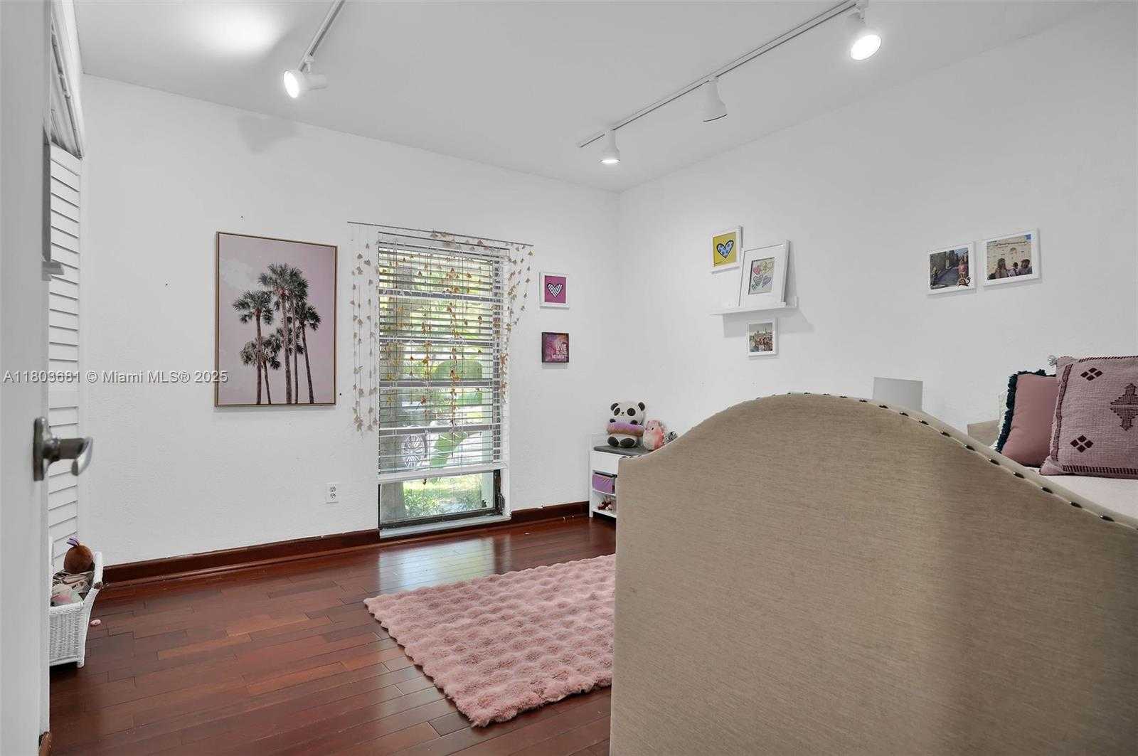 Small Image of 5801 SOUTH WEST 37TH TERRACE, Fort Lauderdale Number 36