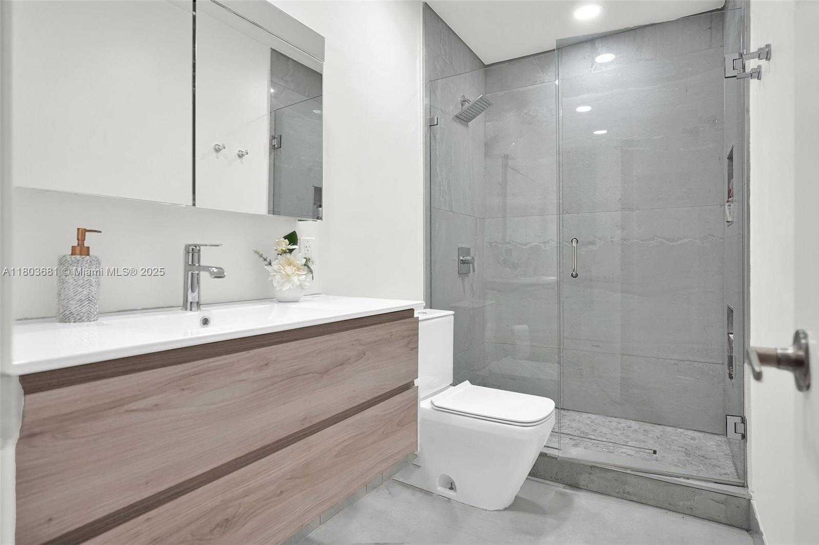 Small Image of 5801 SOUTH WEST 37TH TERRACE, Fort Lauderdale Number 39