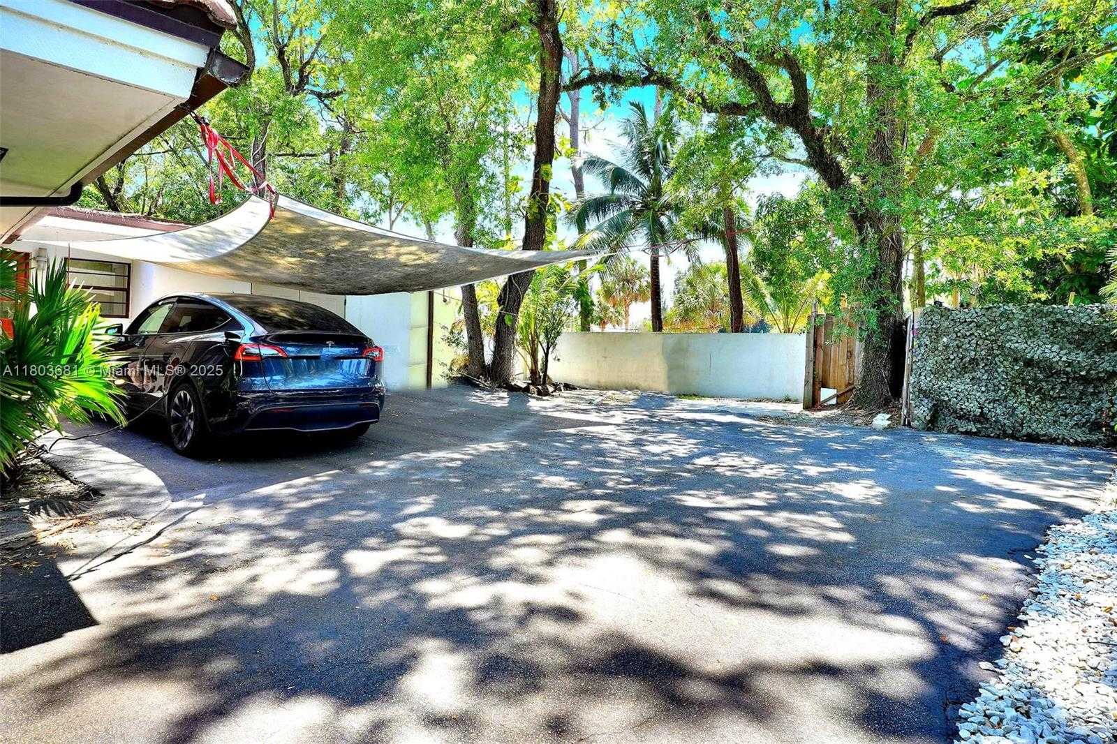 Small Image of 5801 SOUTH WEST 37TH TERRACE, Fort Lauderdale Number 42