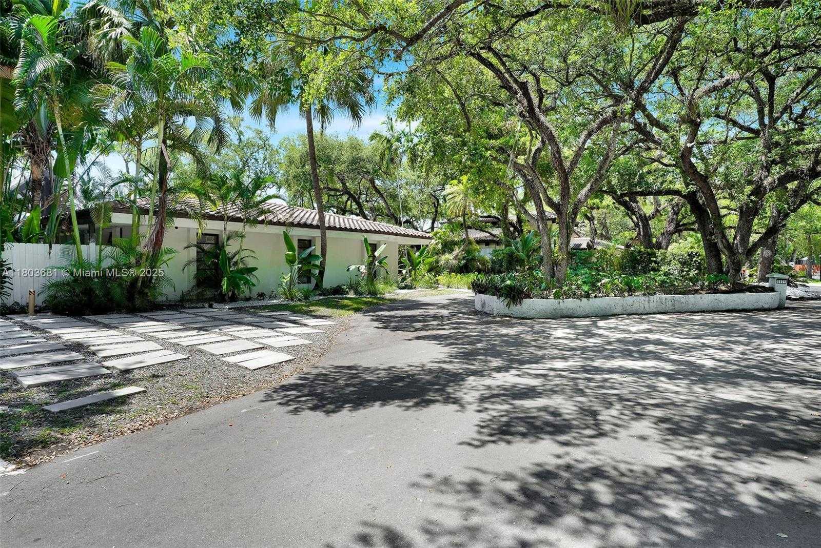 Small Image of 5801 SOUTH WEST 37TH TERRACE, Fort Lauderdale Number 43
