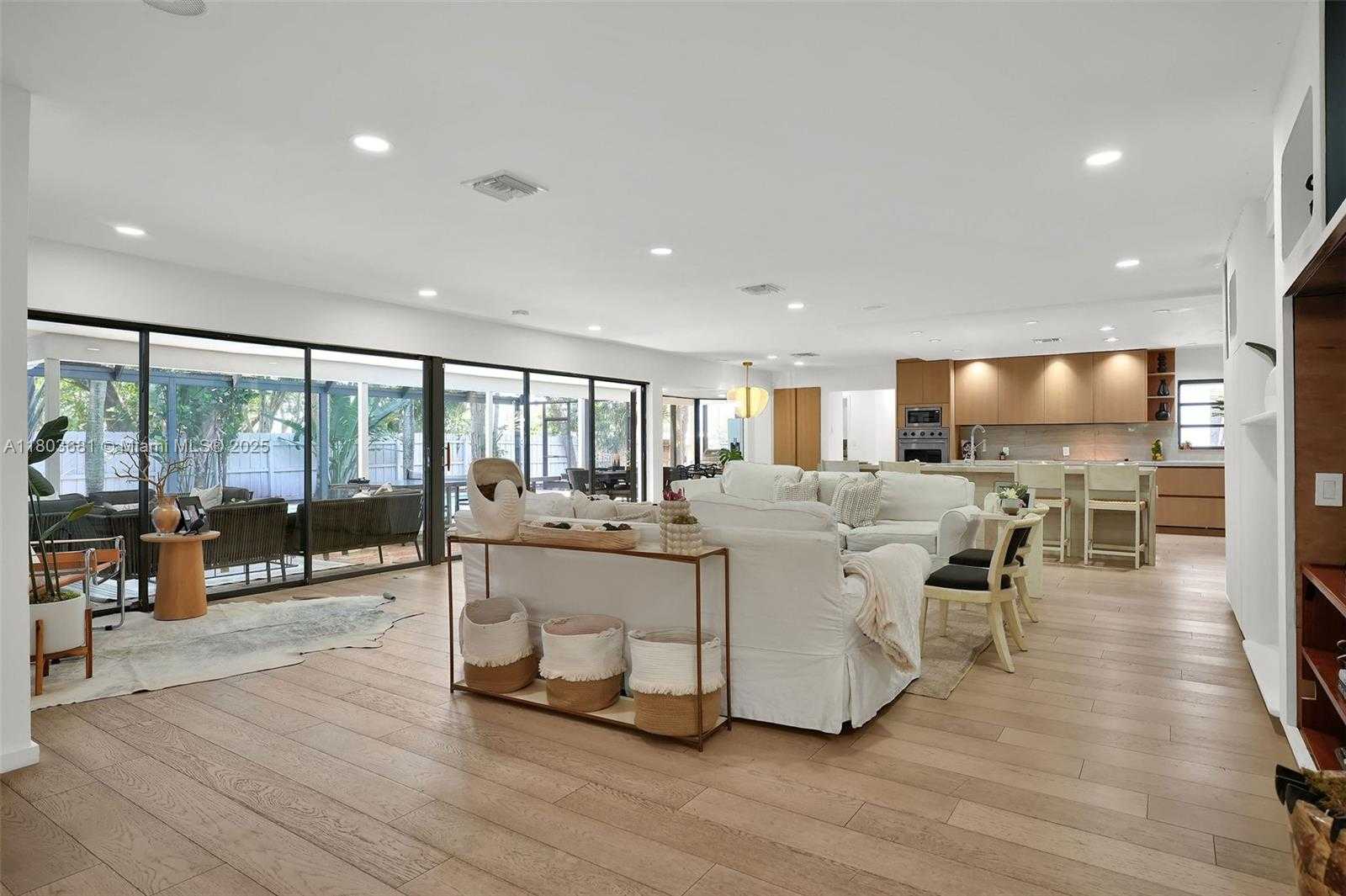 Small Image of 5801 SOUTH WEST 37TH TERRACE, Fort Lauderdale Number 8