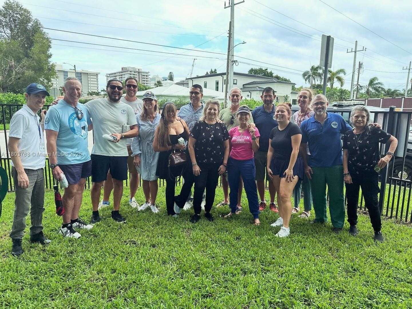 Small Image of 8851 BYRON AVE, Surfside Number 25