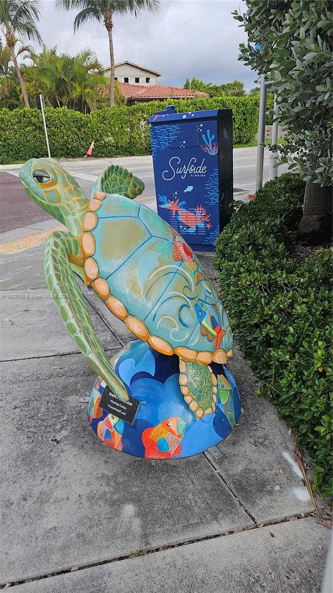 Small Image of 8851 BYRON AVE, Surfside Number 3
