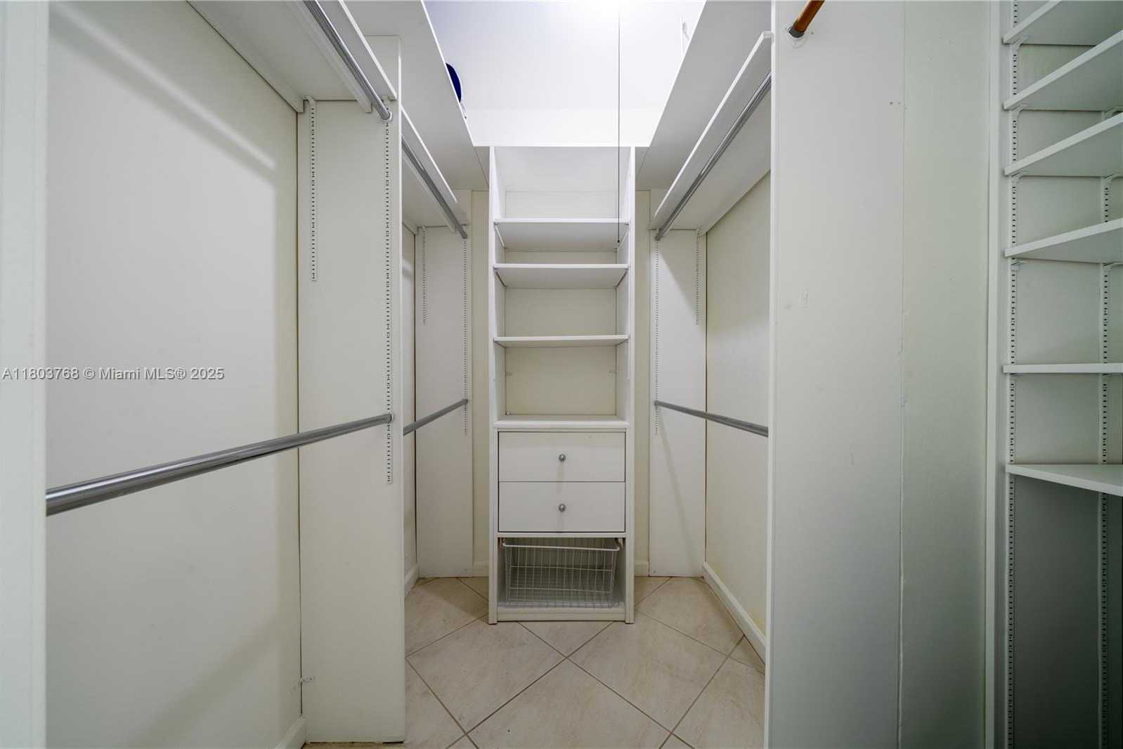 Small Image of 8851 BYRON AVE, Surfside Number 35