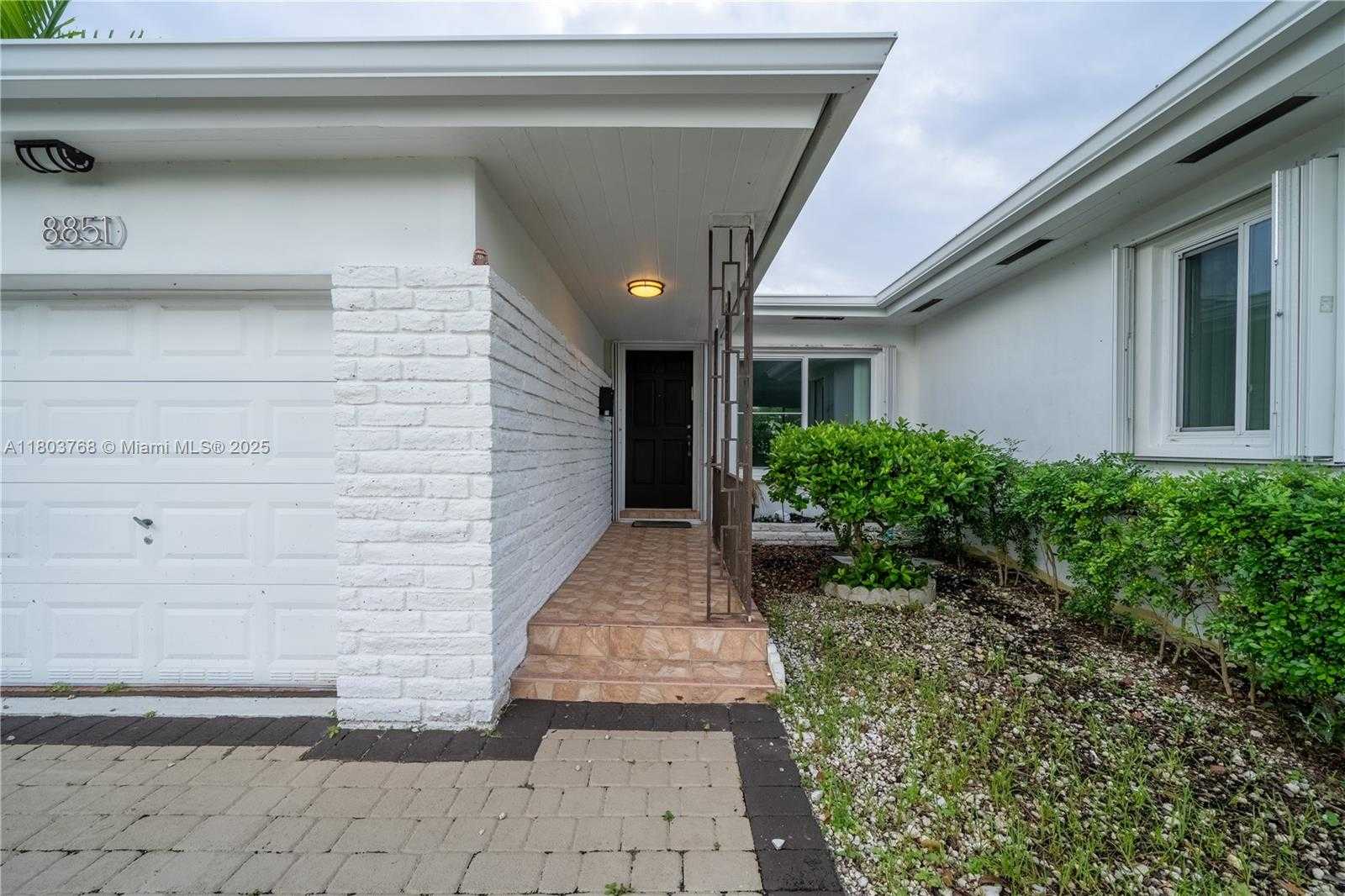 Small Image of 8851 BYRON AVE, Surfside Number 43