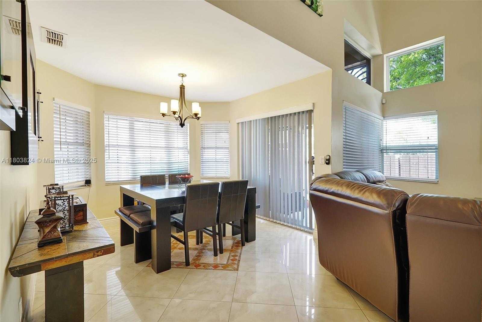 Small Image of 10920 SOUTH WEST 11TH CT, Davie Number 10