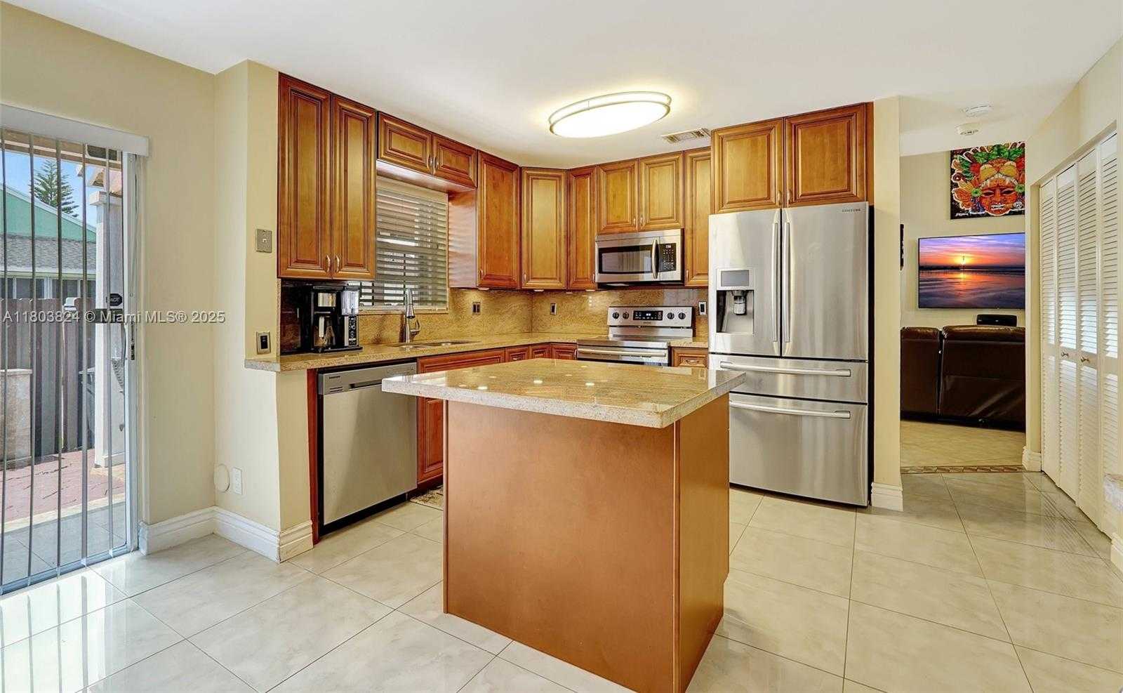 Small Image of 10920 SOUTH WEST 11TH CT, Davie Number 18