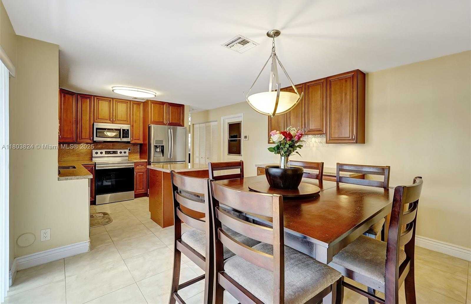 Small Image of 10920 SOUTH WEST 11TH CT, Davie Number 20