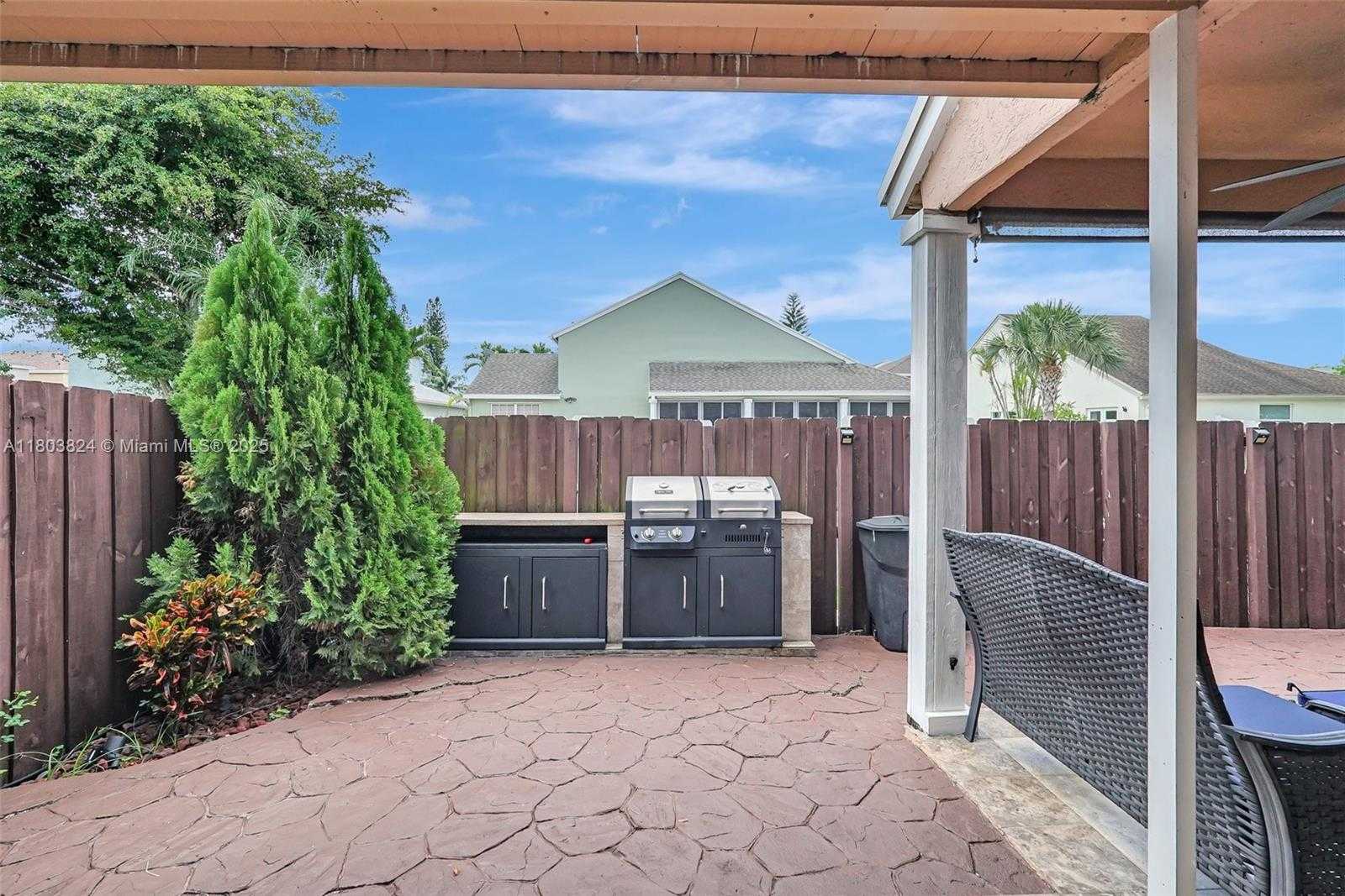 Small Image of 10920 SOUTH WEST 11TH CT, Davie Number 22
