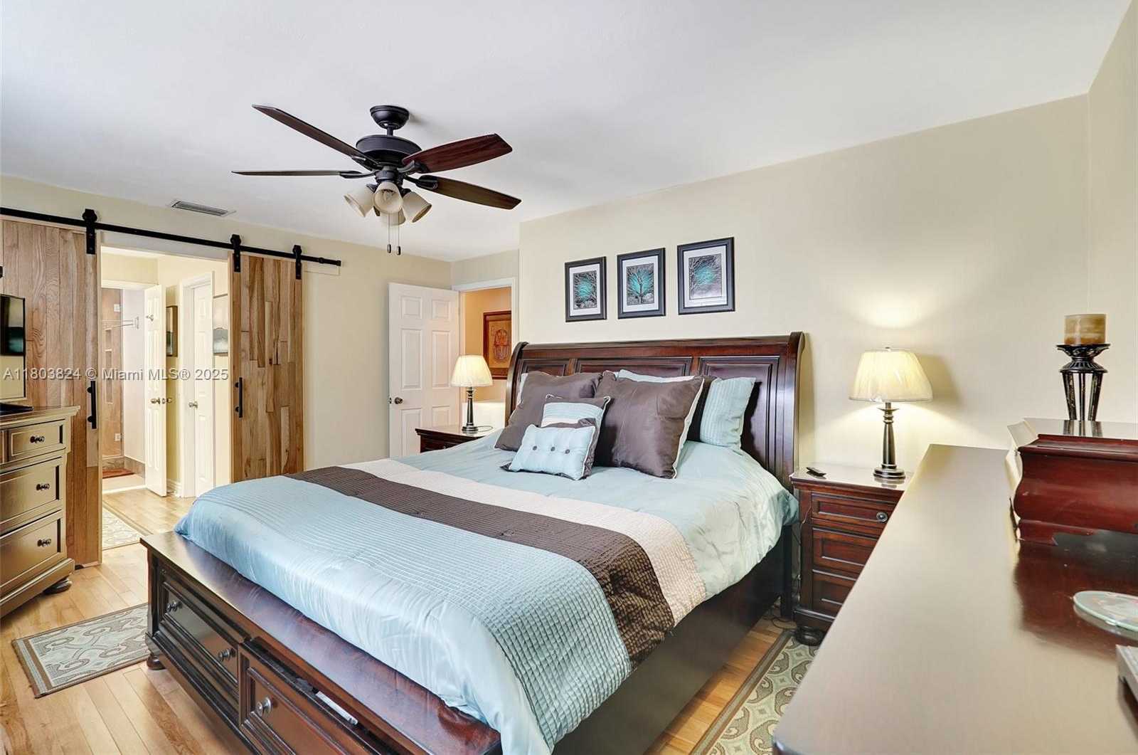 Small Image of 10920 SOUTH WEST 11TH CT, Davie Number 26