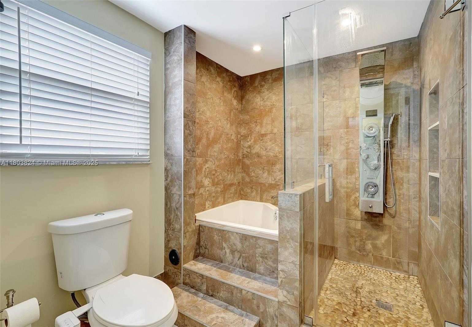 Small Image of 10920 SOUTH WEST 11TH CT, Davie Number 30