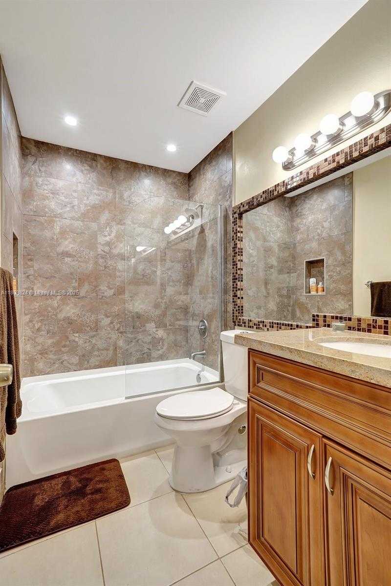 Small Image of 10920 SOUTH WEST 11TH CT, Davie Number 33
