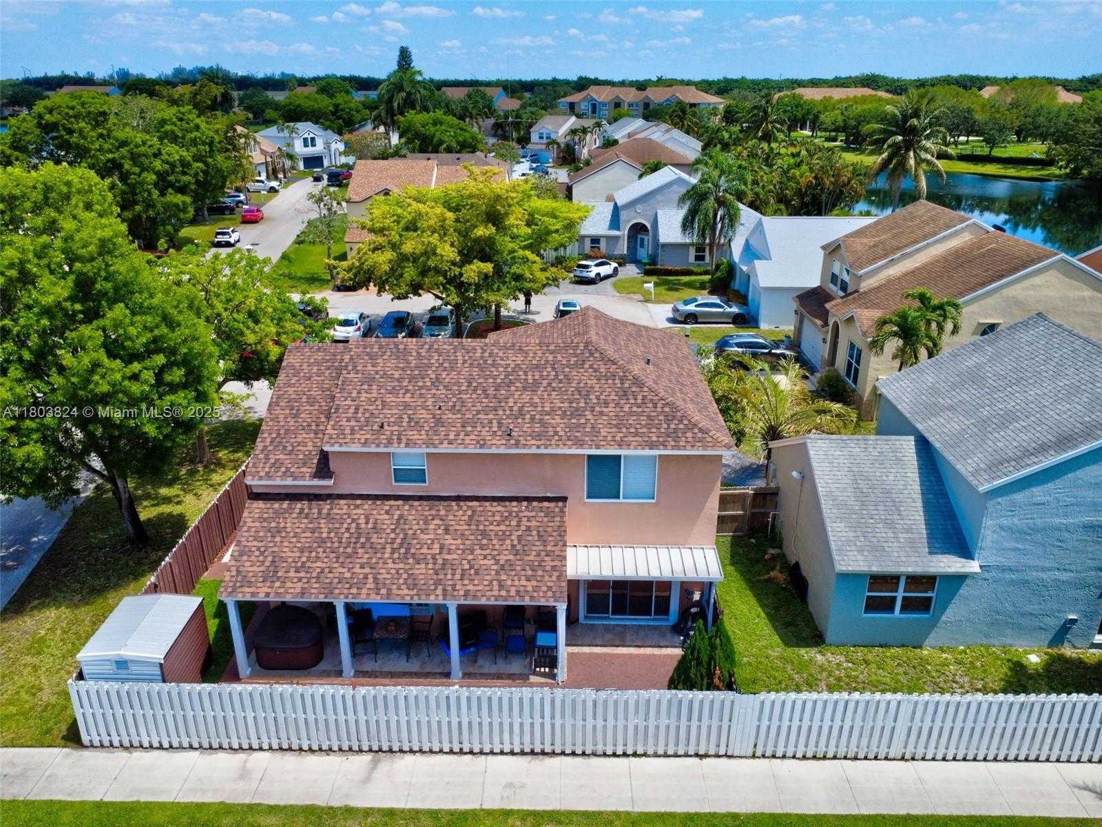 Small Image of 10920 SOUTH WEST 11TH CT, Davie Number 35
