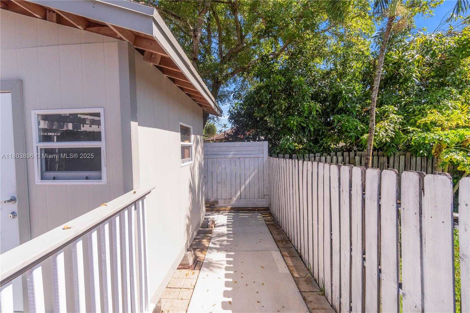 Small Image of 9813 SOUTH WEST 57TH ST, Cooper City Number 12