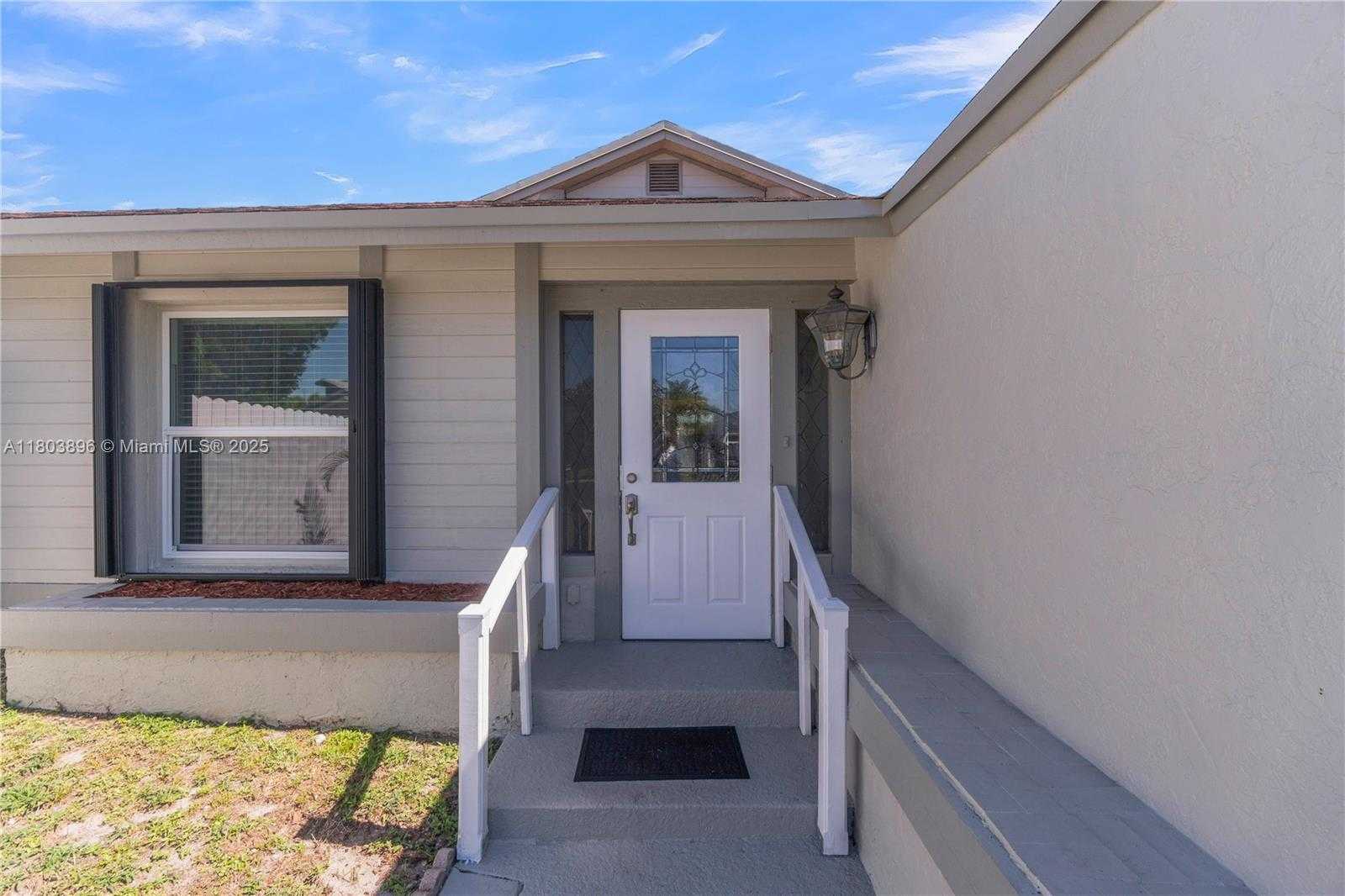 Small Image of 9813 SOUTH WEST 57TH ST, Cooper City Number 15
