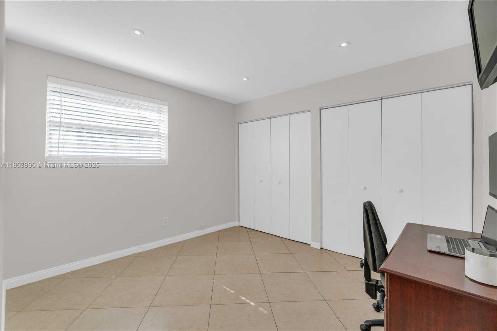 Small Image of 9813 SOUTH WEST 57TH ST, Cooper City Number 23