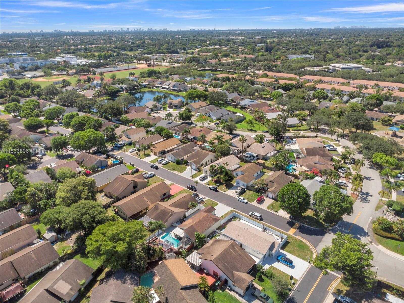 Small Image of 9813 SOUTH WEST 57TH ST, Cooper City Number 41