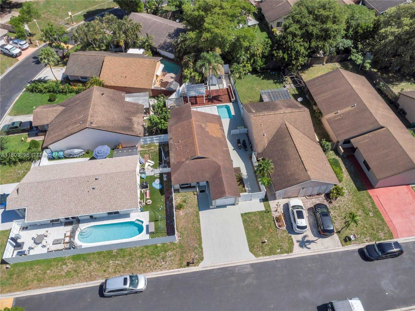 Small Image of 9813 SOUTH WEST 57TH ST, Cooper City Number 42