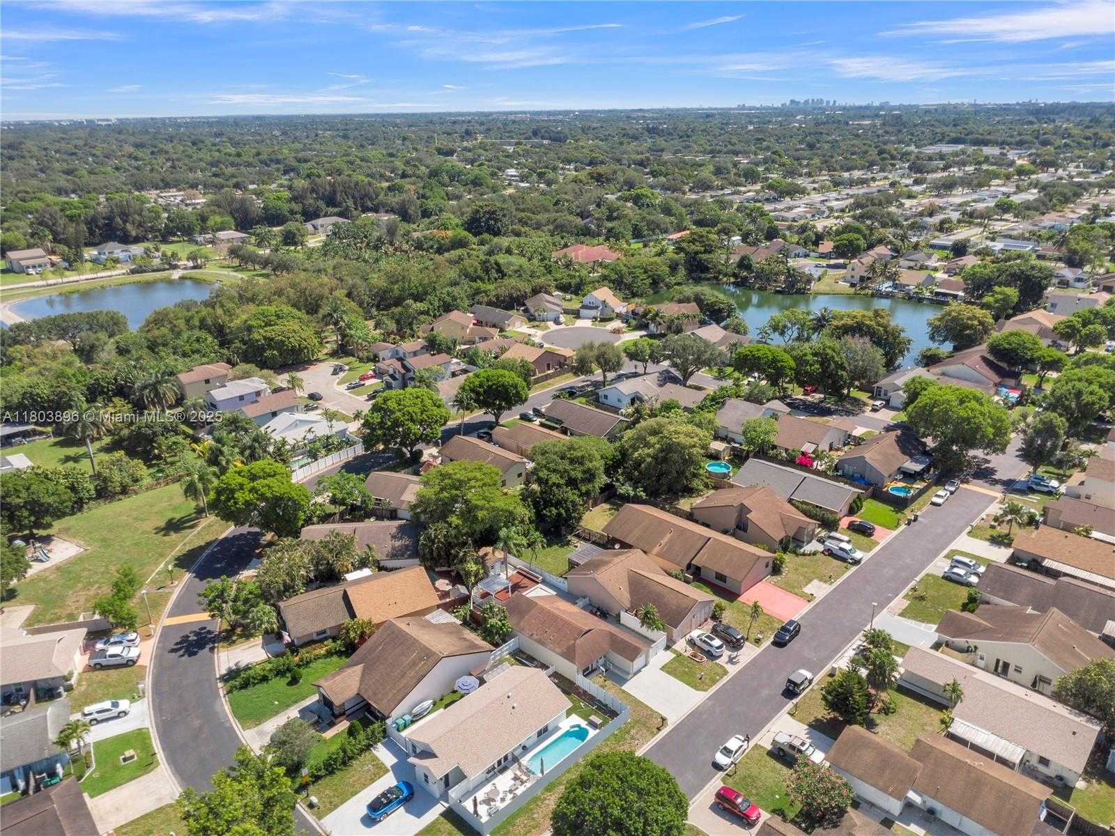 Small Image of 9813 SOUTH WEST 57TH ST, Cooper City Number 43