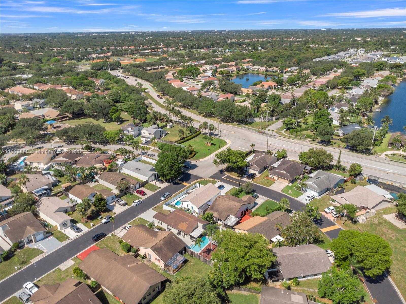 Small Image of 9813 SOUTH WEST 57TH ST, Cooper City Number 44