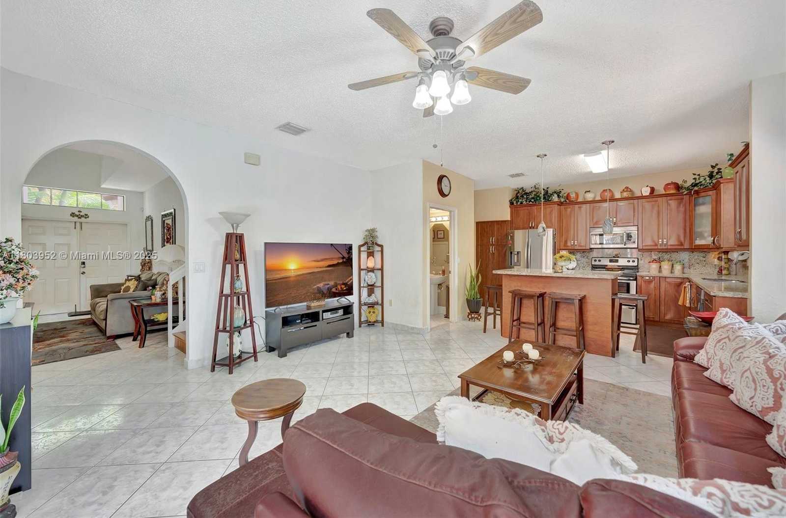 Small Image of 9053 SOUTH WEST 214TH ST, Cutler Bay Number 10