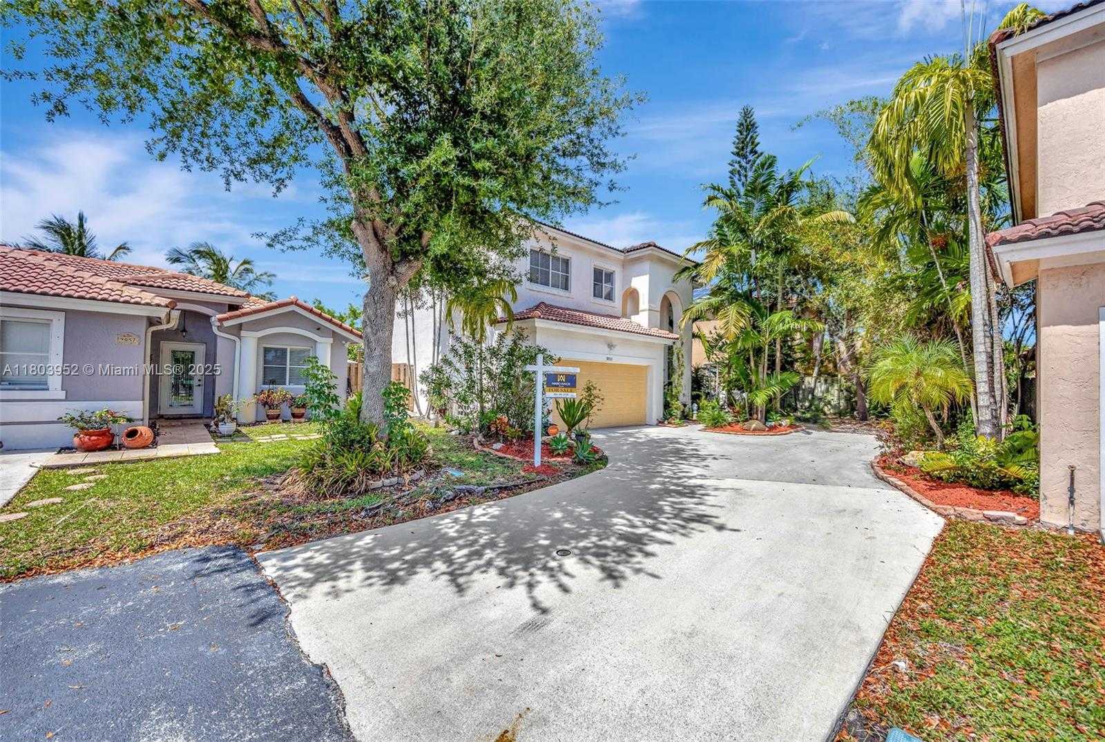 Small Image of 9053 SOUTH WEST 214TH ST, Cutler Bay Number 2