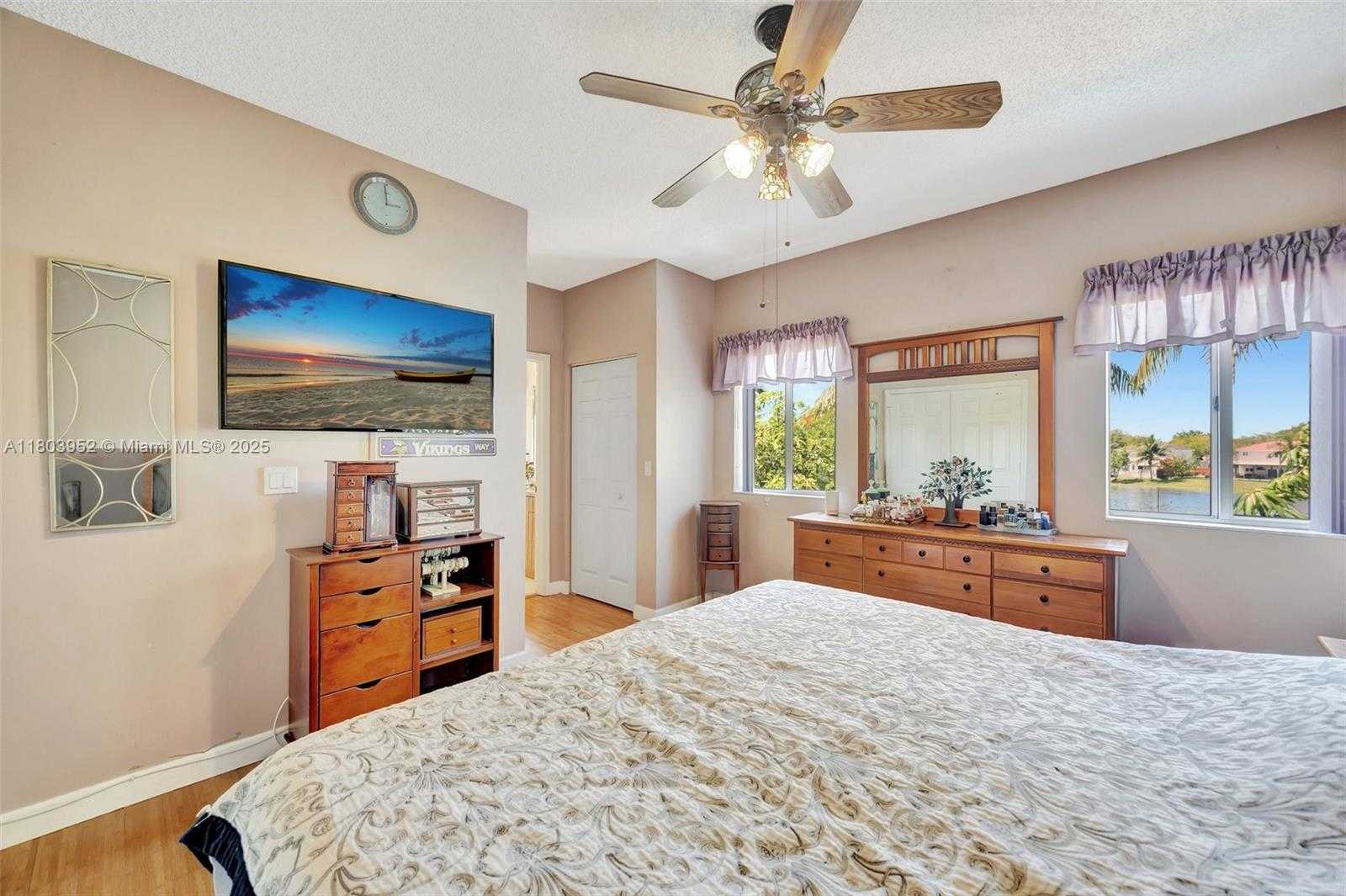 Small Image of 9053 SOUTH WEST 214TH ST, Cutler Bay Number 21