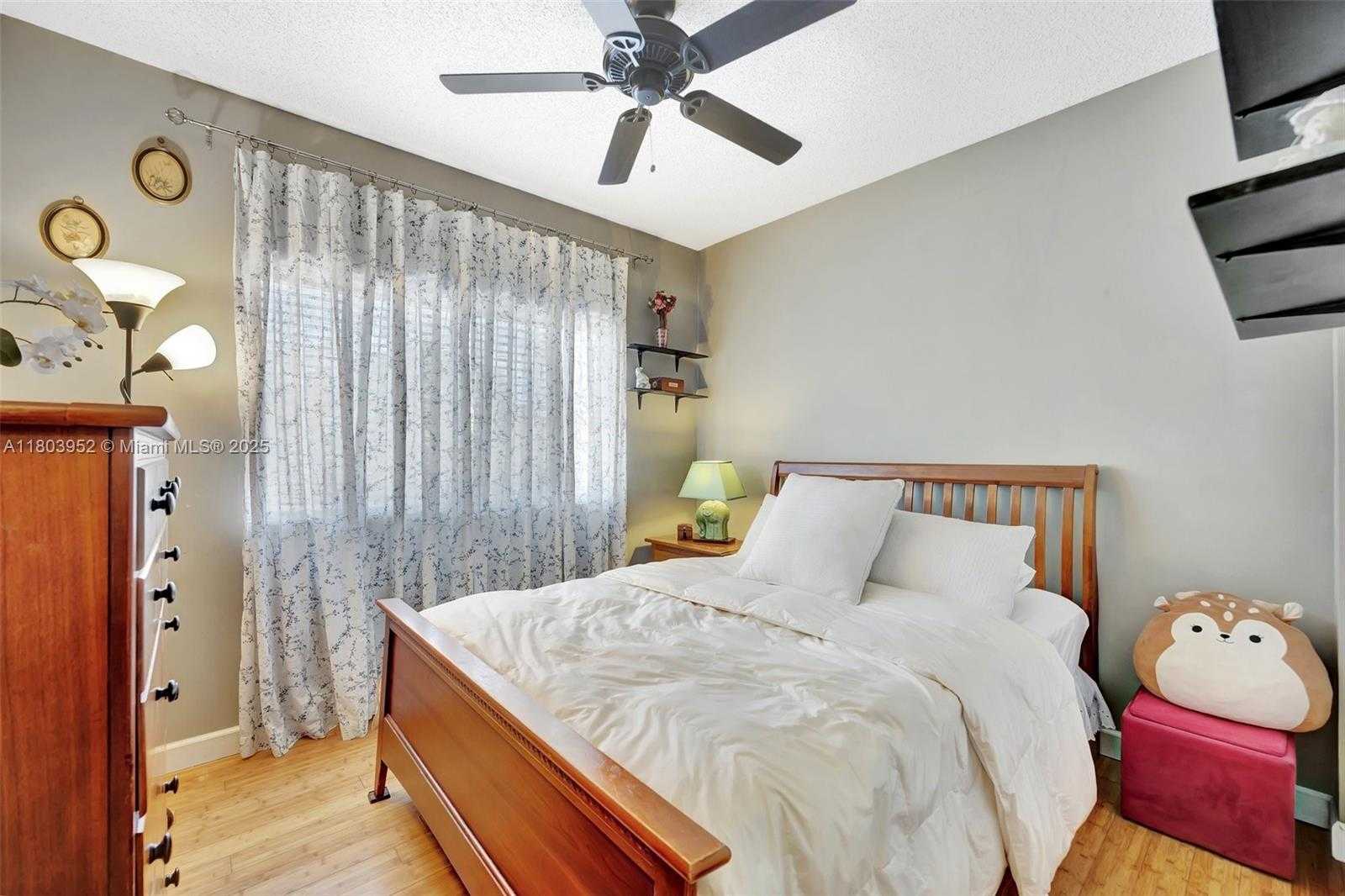 Small Image of 9053 SOUTH WEST 214TH ST, Cutler Bay Number 30