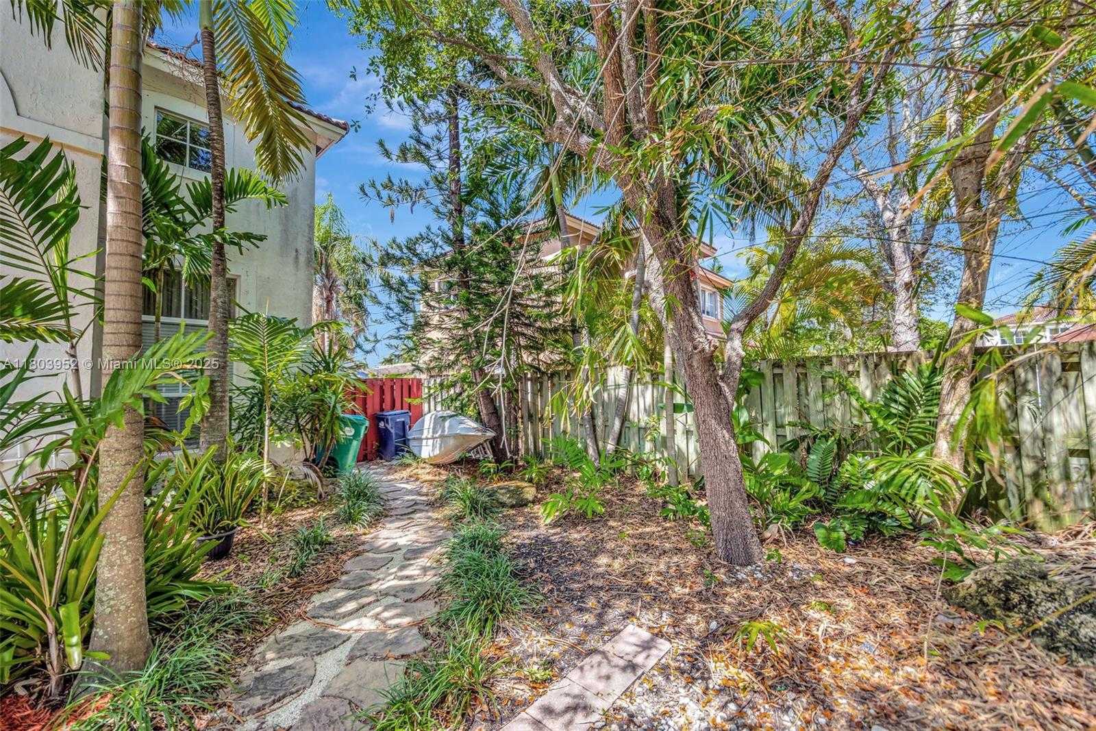 Small Image of 9053 SOUTH WEST 214TH ST, Cutler Bay Number 39