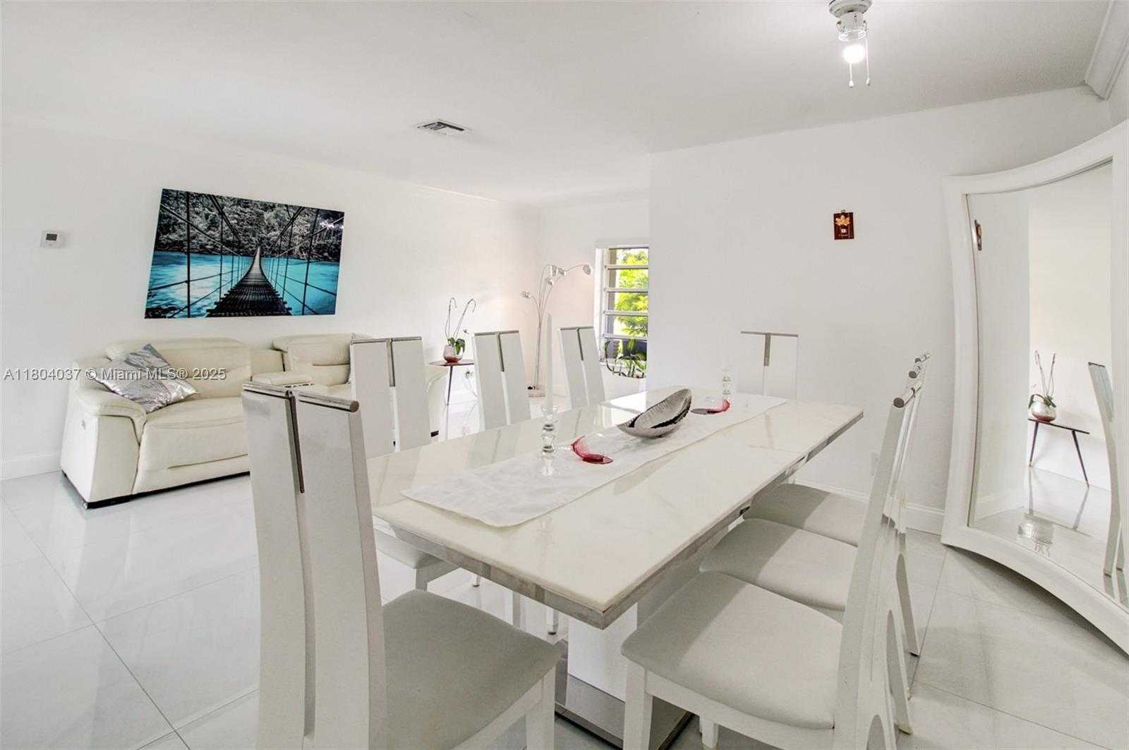 Small Image of 12411 SOUTH WEST 12TH ST, Davie Number 12